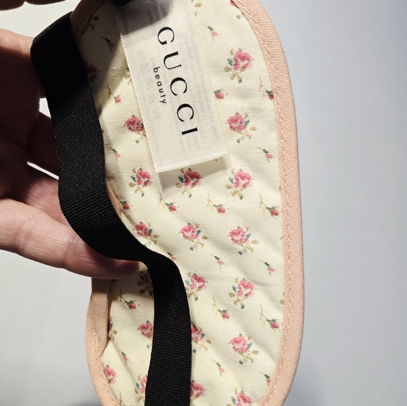 Gucci Blush Beauty Quilted Sleep Mask - Picture 6 of 6